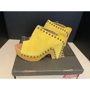 New! Womens Dingo Peace N’ Love Yellow Slip On Clogs. Size 10M. Nice Shoes!